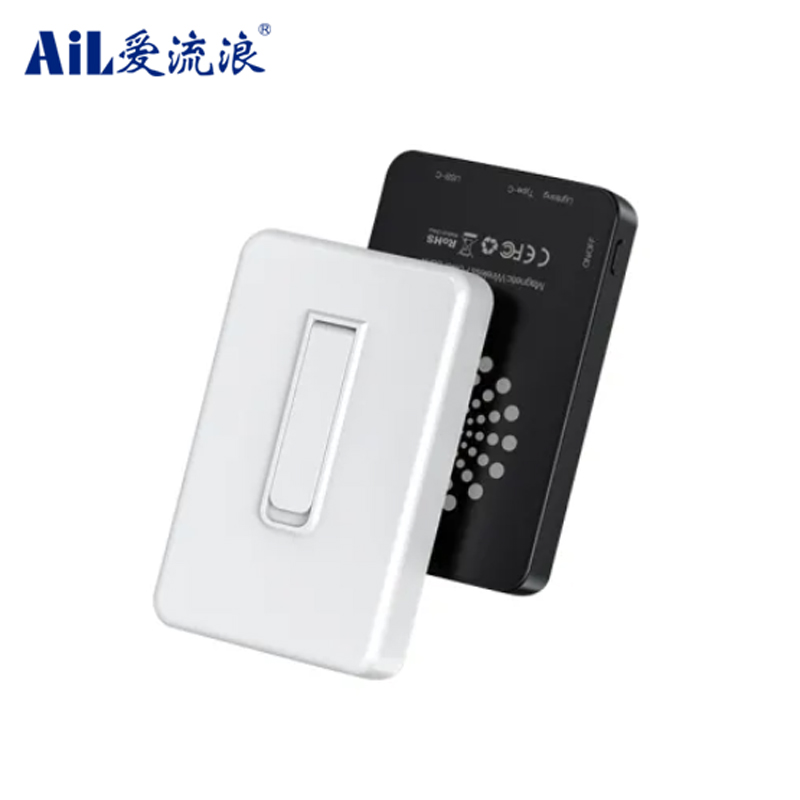 W01 Magnetic Absorption Wireless Charger Power Bank 5W/10W with Double Input/Output